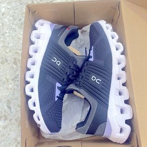 ON CLOUD. Brand new. Says 7.5 but fits like a 7